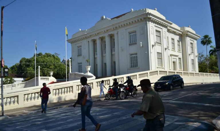 Governo e Prefeitura de Rio Branco decretam ponto facultativo na sexta-feira