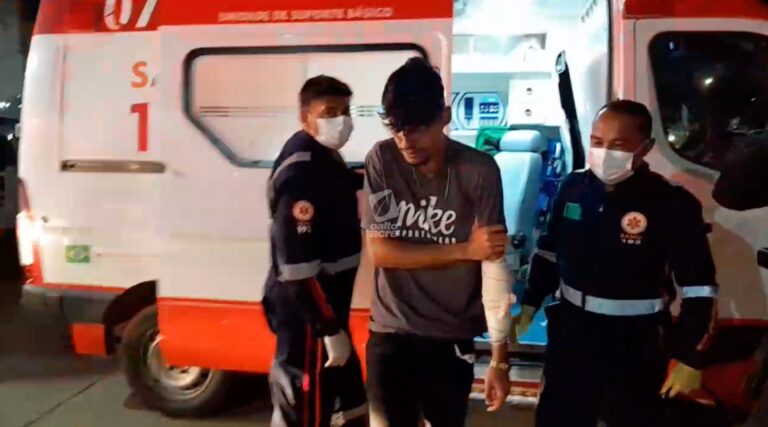 Assaltante é baleado após roubar moto de idoso e tentar assaltar policial em Rio Branco; comparsa consegue fugir