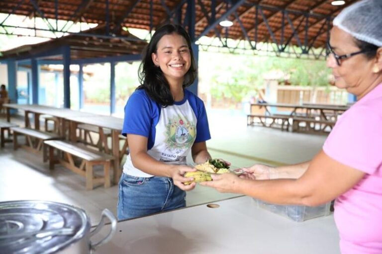 Com R$ 70 milhões investidos na alimentação escolar, governo promove desenvolvimento regional com produtos da agricultura familiar