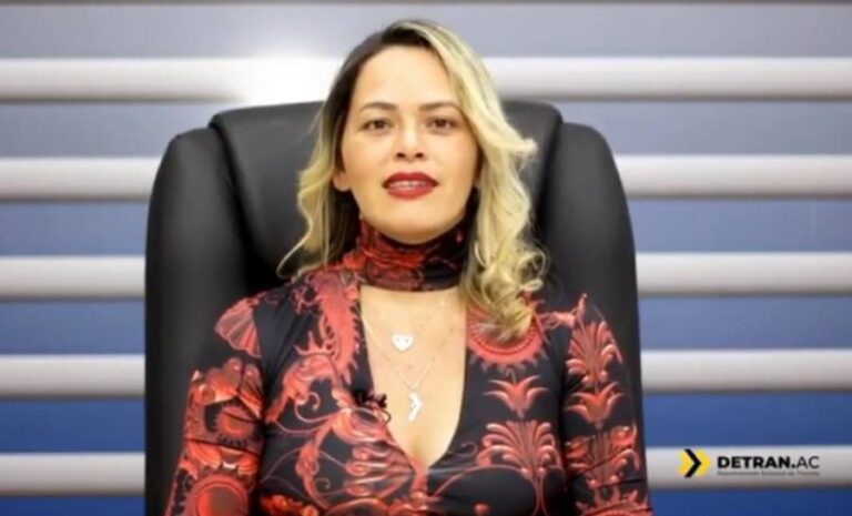 Presidente do Detran, Taynara Martins é a entrevistada do FolhaCast desta segunda-feira