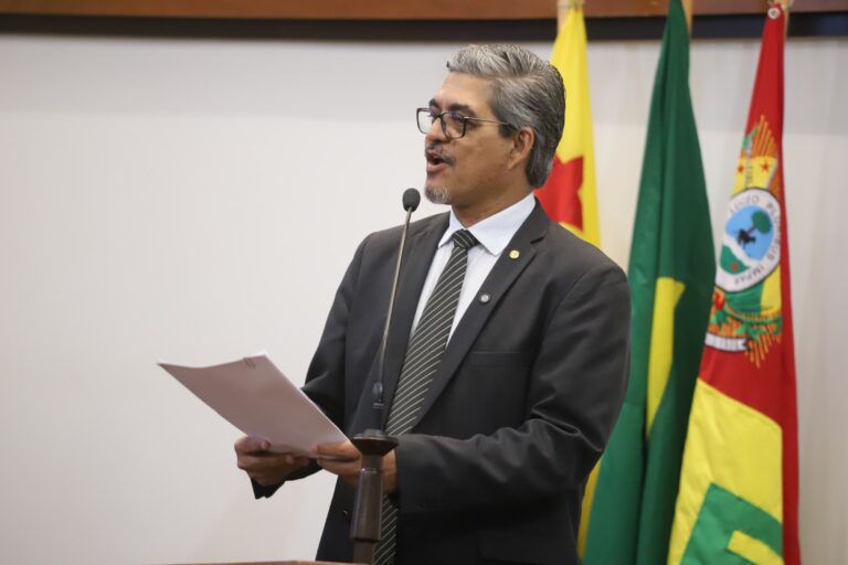 Edvaldo destaca reunião entre secretário de Educação e deputados; secretário assegurou a compra imediata do maracujá
