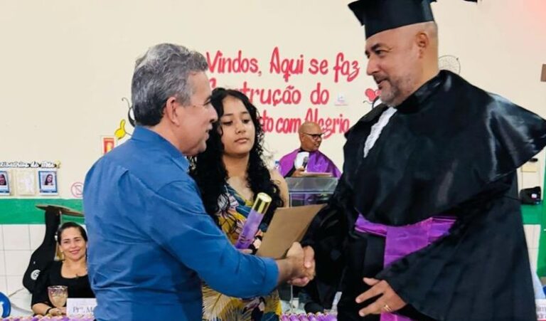 Deputado Coronel Ulysses investe na formação acadêmica de líderes cristãos no Acre