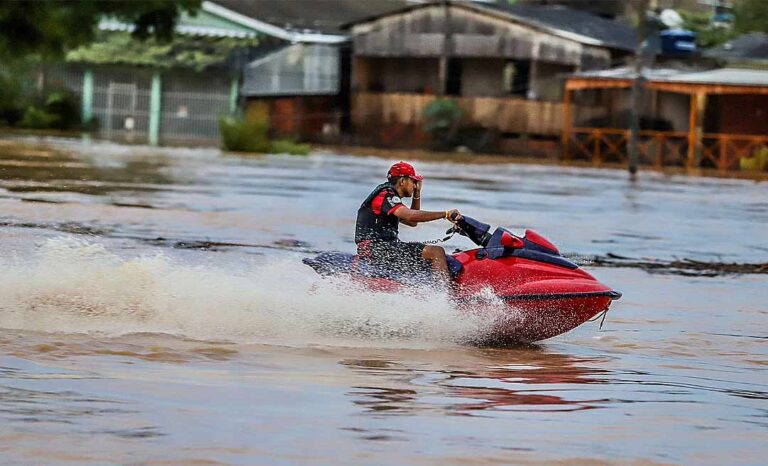 Defesa Civil vai acionar Marinha para proibir uso de jetskis no Rio Acre