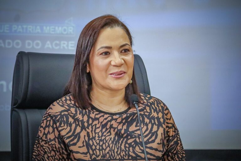 Vice-governadora visita Câmara de Rio Branco e destaca ações para vítimas da enchente
