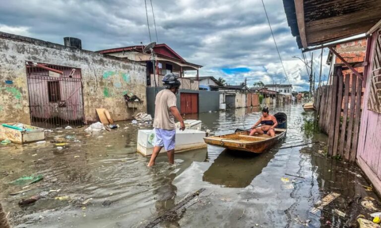 Desabrigados só poderão voltar para casa quando Rio Acre atingir 10 metros na capital