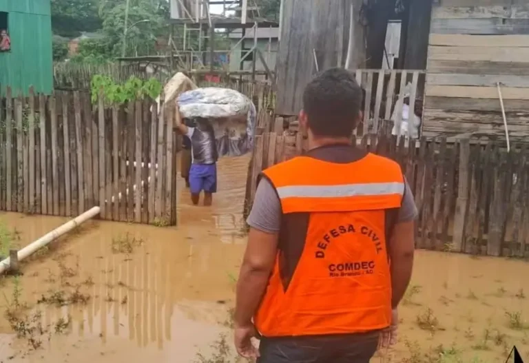 Nível do Rio Acre oscila, mas segue tendência de elevação em Rio Branco