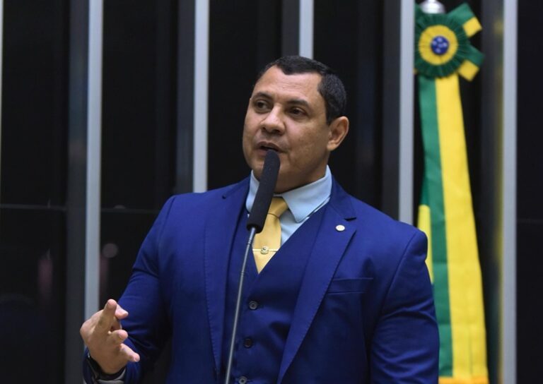 Coronel Ulysses solicita prorrogação do seguro defeso para pescadores do Acre devido às cheias dos rios