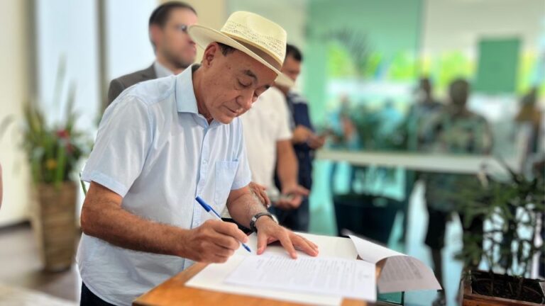 Bocalom nomeia 66 novos comissionados na prefeitura neste 1º de abril