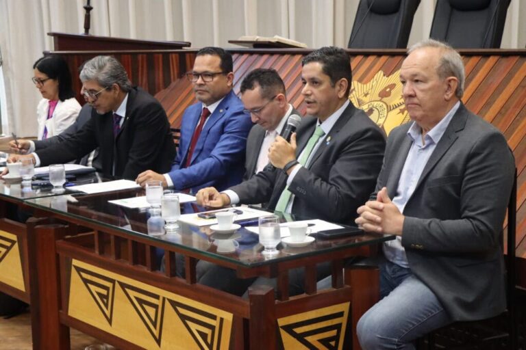 Governo fortalece transparência orçamentária e responsabilidade fiscal em audiência pública na Aleac