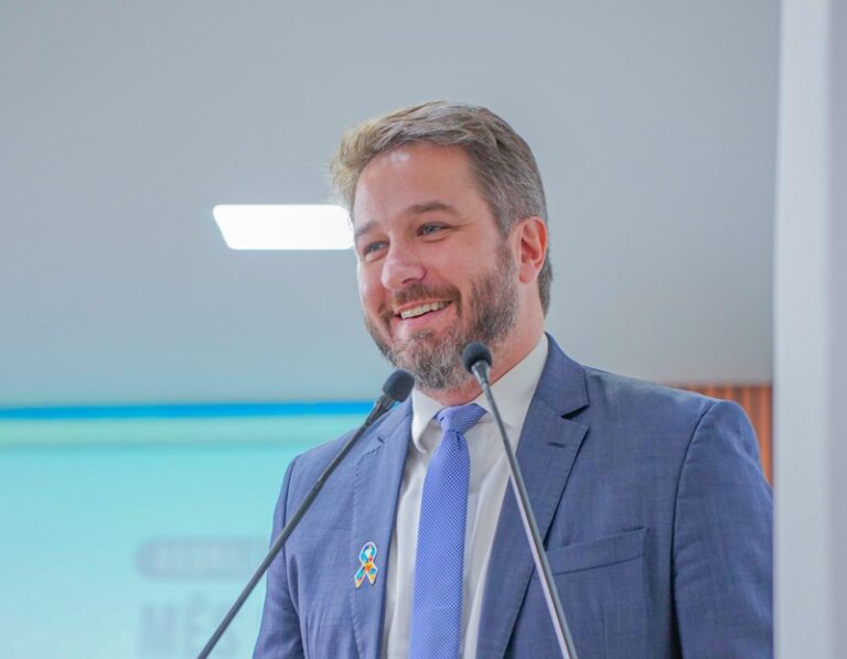 Vereador Felipe Tchê propõe programa de apoio a mães atípicas em Rio Branco