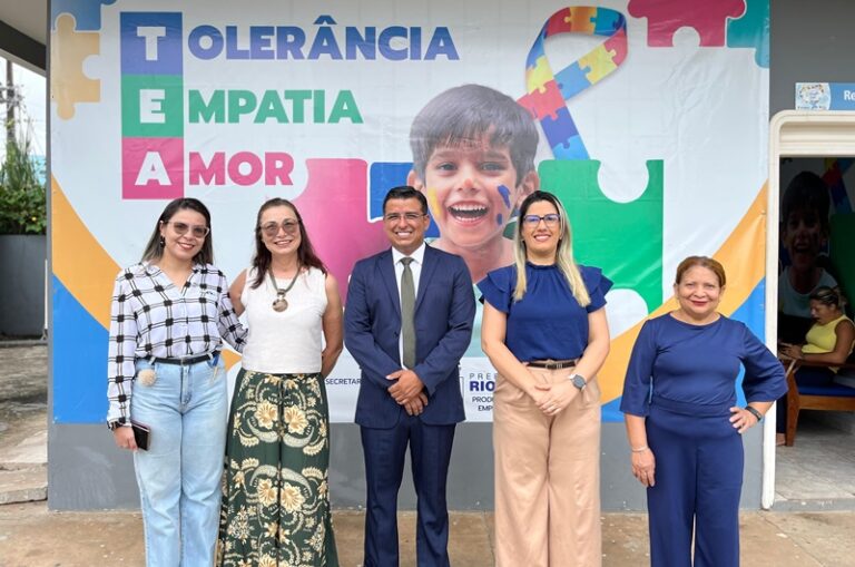 Vereador Aiache visita Centro Mundo Azul e reforça compromisso com inclusão de autistas