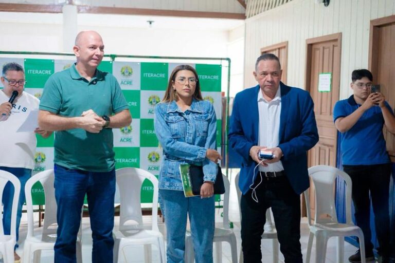 Iteracre e diversas secretarias realizam audiência pública no Polo Elias Moreira, em Sena Madureira