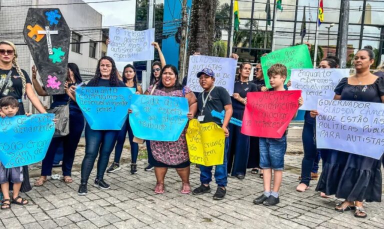 Mães atípicas protestam por direitos e atendimento especializado para crianças com transtornos