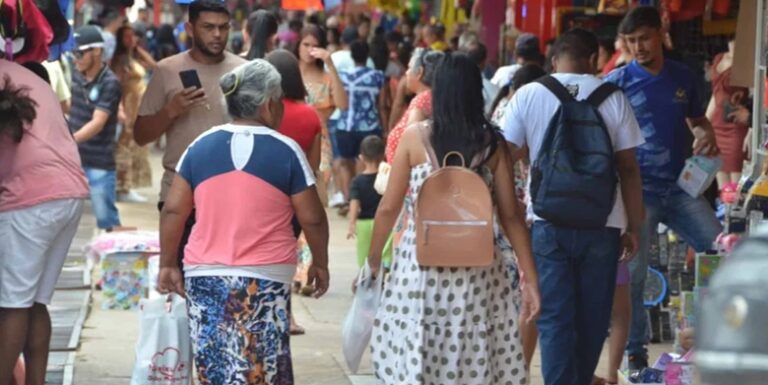 População do Acre deve atingir pico em 2047, com 910,5 mil habitantes, projeta IBGE