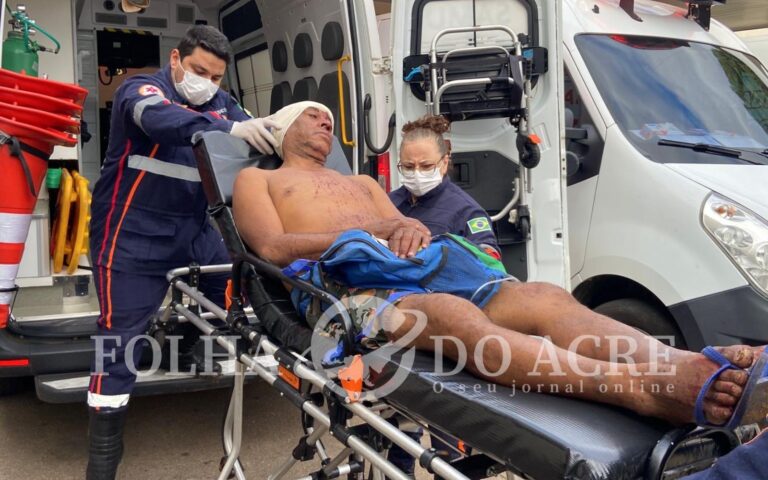 Homem se recusa a sair de casa e é agredido com golpe de perna-manca na cabeça pelo dono do imóvel