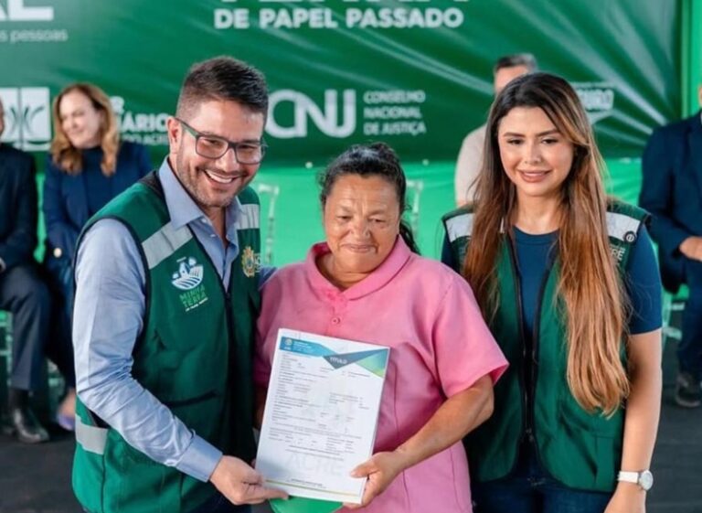 Regularização fundiária avança no Acre e transforma vidas com entrega de títulos definitivos