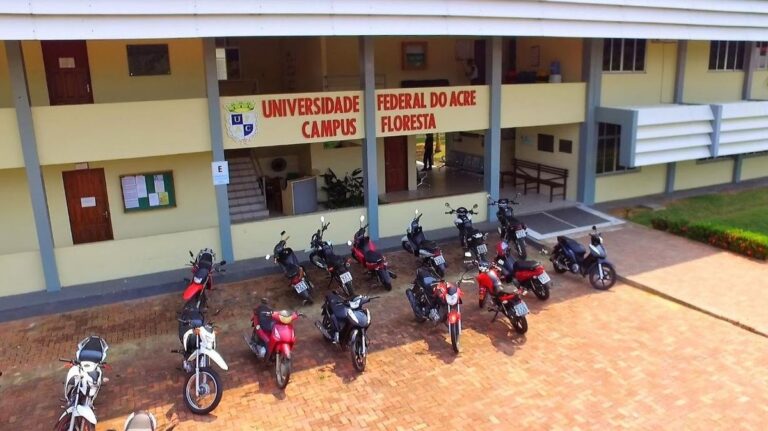 Ufac esclarece uso de espaço improvisado em aula de Entomologia no Campus Floresta