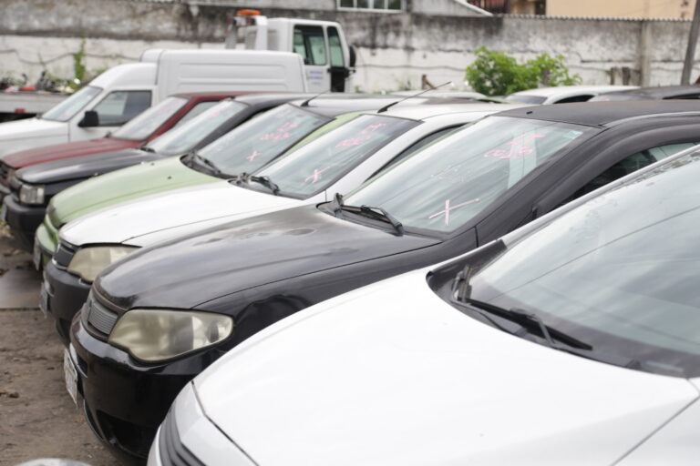 Prefeitura de Porto Walter realiza novo leilão de veículos inservíveis