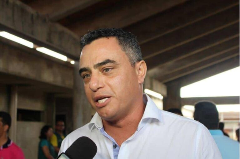 MP investiga ex-prefeito de Senador Guiomard por possível acúmulo indevido de cargos públicos