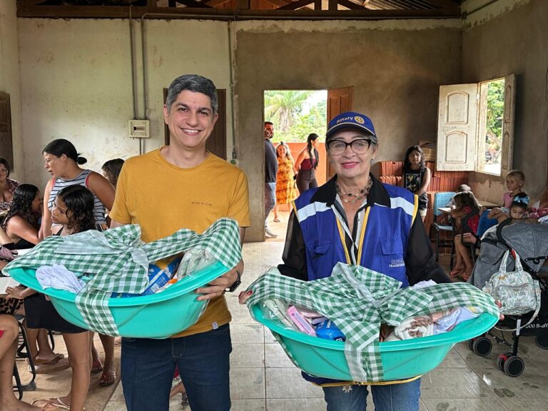 Calegário realiza entregas de kits de enxoval para mães em comunidades carentes