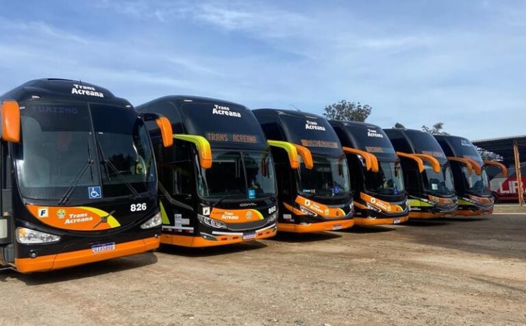 Frota milionária da Trans Acreana segue parada em SP por falta de estradas no Acre, diz empresário