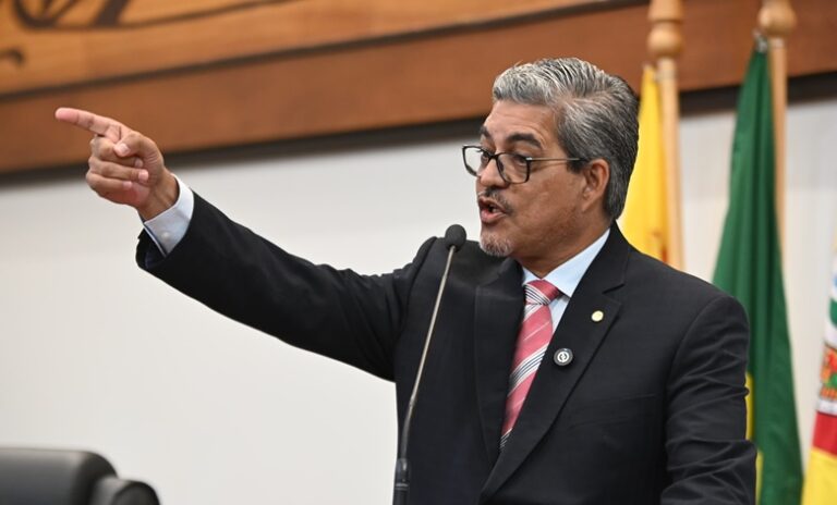 Deputado Edvaldo Magalhães critica abandono do ensino rural no Acre
