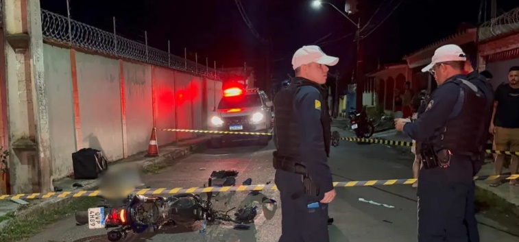 Entregador de 18 anos morre após bater moto contra poste em Rio Branco