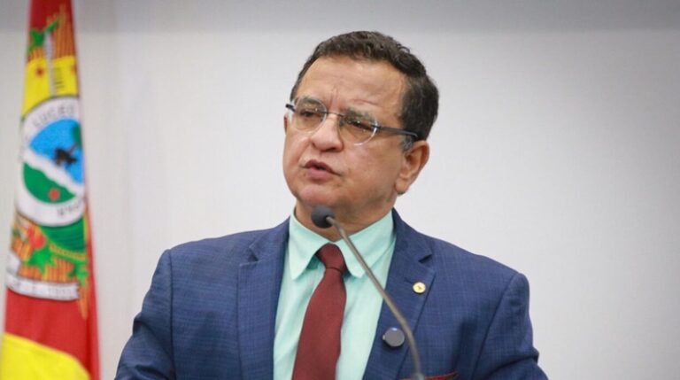 “Não se pode transformar isso em palanque político”, diz Gonzaga sobre denúncias na Educação