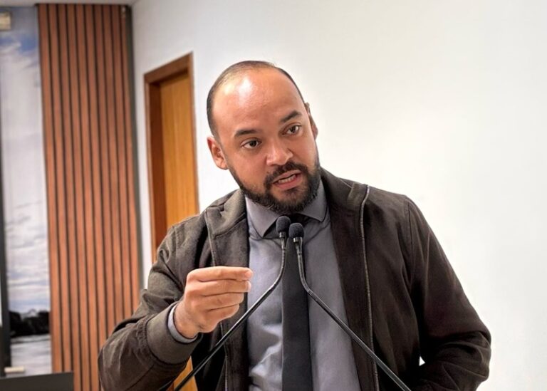 Vereador João Paulo agradece RBTrans e critica Emurb por “descaso” com demandas