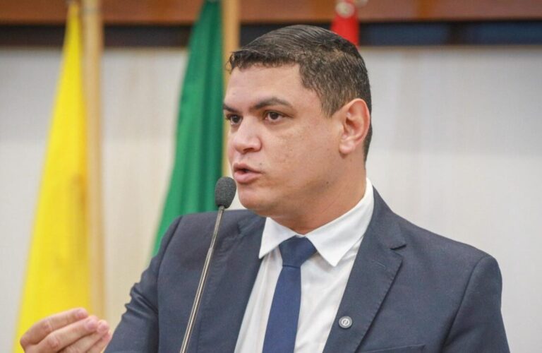 Tio Pablo critica inércia da bancada federal e cobra ações concretas contra embargos ambientais no Acre