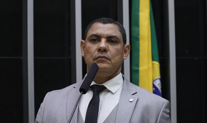 Ulysses denuncia na tribuna novos abusos do ICMBio e reforça medidas legislativas em defesa dos produtores do Acre