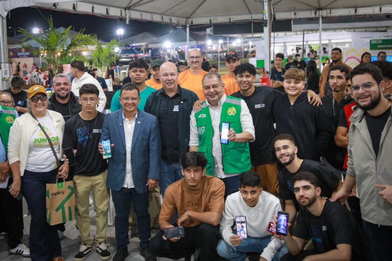 Zé Adriano participa da abertura do Espaço Indústria e do campeonato Arena Gamer na Expoacre Juruá