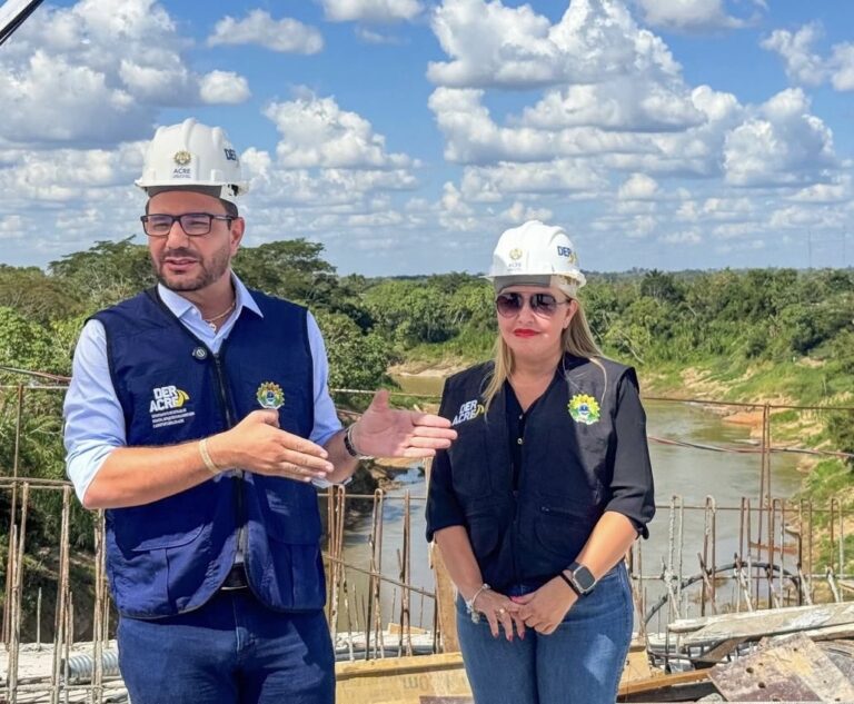 Governador Gladson e presidente do Deracre, Sula Ximenes, vistoriam obras próximas da entrega em Xapuri e Brasileia