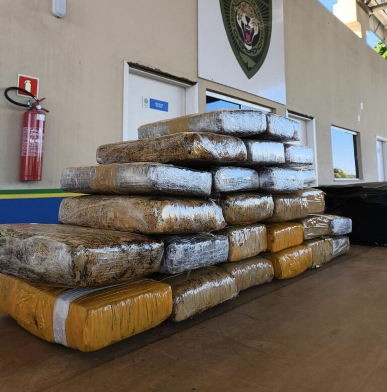 GEFRON prende casal transportando mais de R$ 260 mil reais em skank no interior do Acre