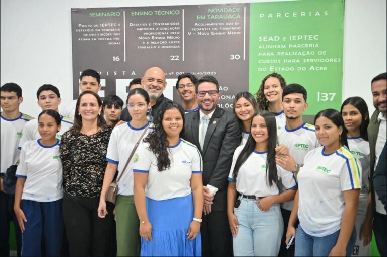Gladson entrega reforma do CEFLORA em Cruzeiro do Sul e anuncia quase R$ 10 milhões para educação no Vale do Juruá