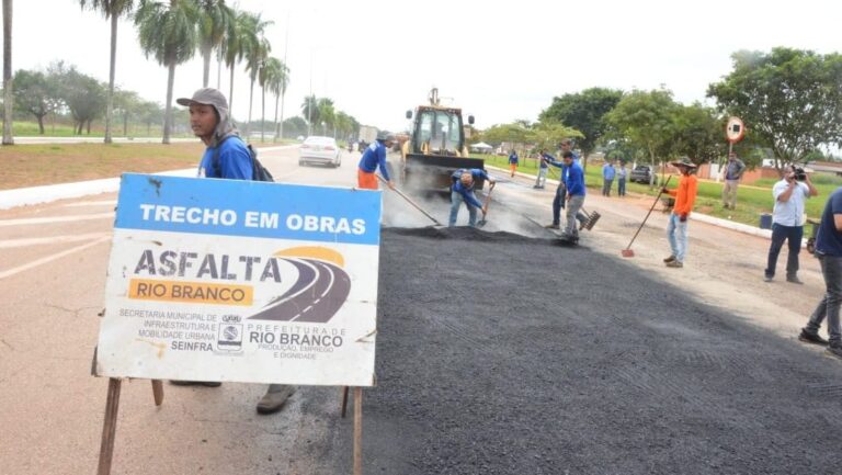 Prefeitura notifica empresas do Asfalta Rio Branco e cobra reparos nas obras