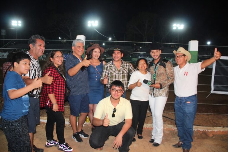 Empresários peruanos prestigiam prova dos Três Tambores na abertura da 50ª Expoacre