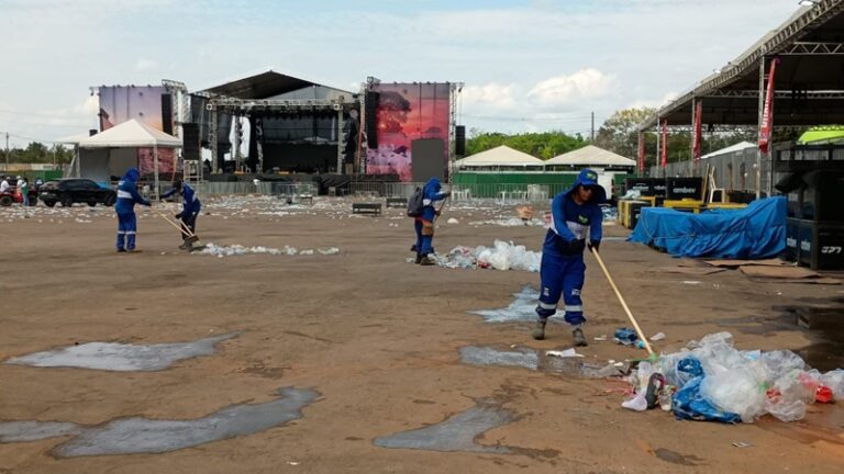 Prefeitura de Rio Branco realiza limpeza e higienização no entorno do Parque de Exposições após shows da Expoacre 2025