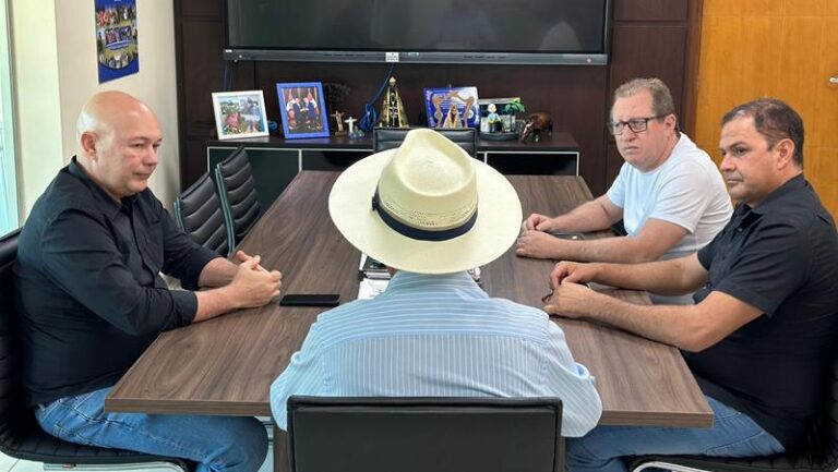 Bocalom e Zé Adriano discutem projeto de redução do IPTU para distritos industriais em Rio Branco