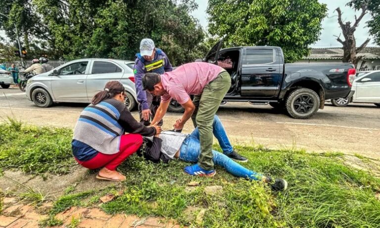 Motorista passa mal, bate em carro e é internado às pressas no PS de Rio Branco