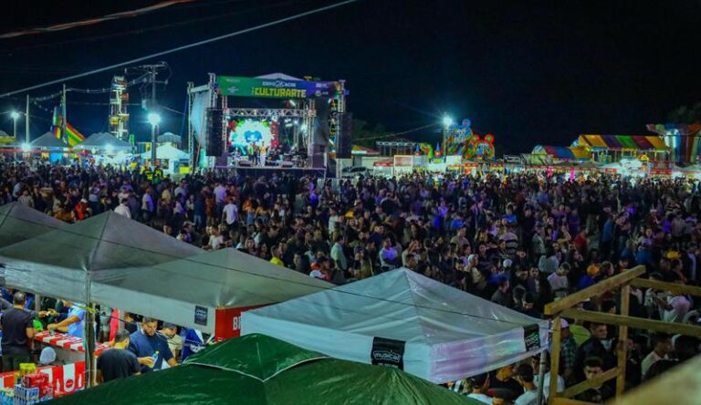 Veja as fotos da primeira noite da Expoacre Juruá 2025 em Cruzeiro do Sul