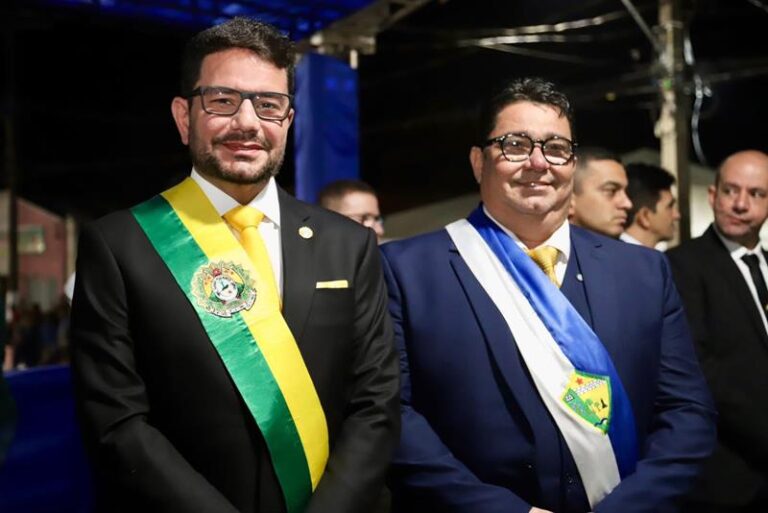 Gladson participa de desfile cívico durante as comemorações pelos 115 anos do município de Brasiléia