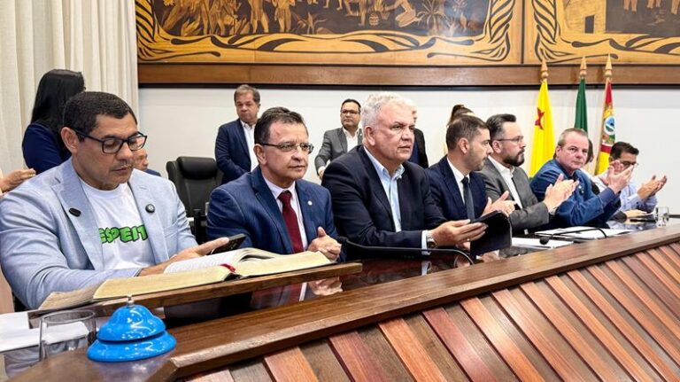 Embargo de terras mobiliza produtores e bancada federal em audiência pública na Aleac