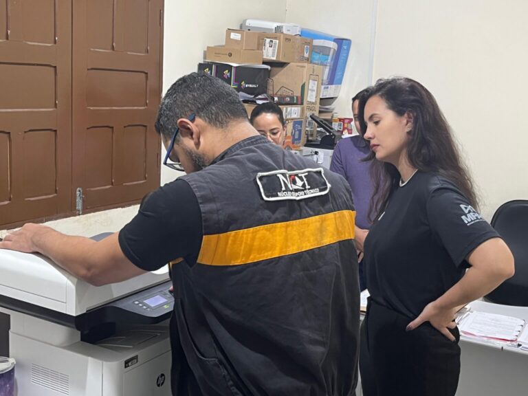 MPAC cumpre mandados de busca e apreensão em Xapuri após descarte ilegal de medicamentos válidos no lixão