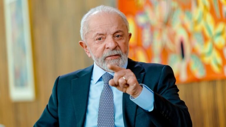 Lula veta projeto que aumentava número de deputados federais para 531