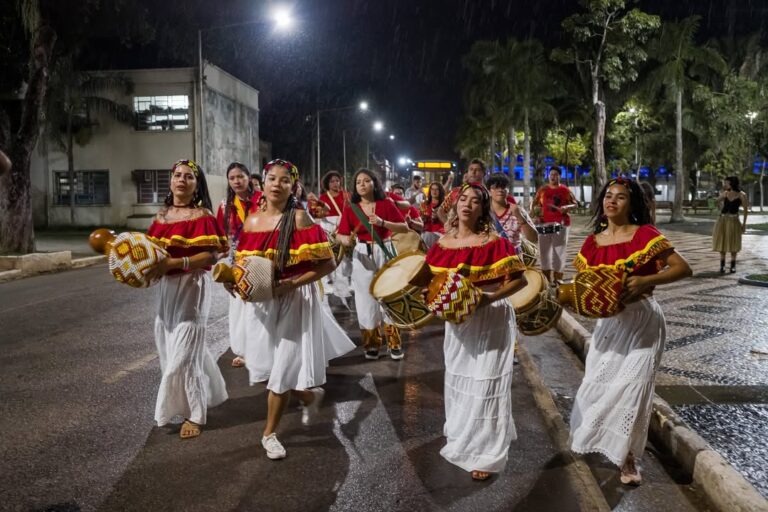 Projeto leva oficina gratuita de Maracatu Nação ao centro de Rio Branco