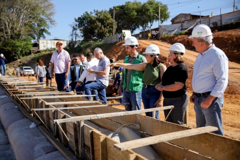Vice-governadora Mailza visita obras da Orla do Quinze e destaca valorização histórica do bairro