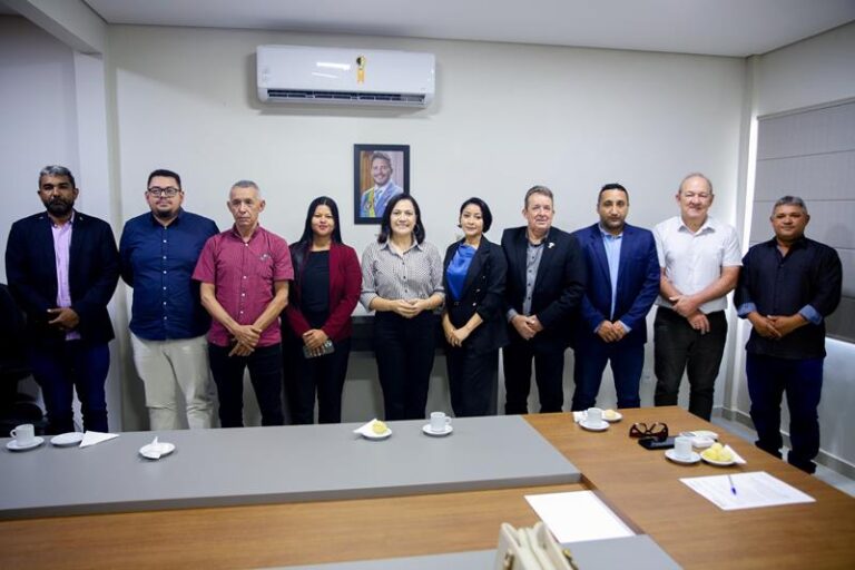 Vereadores de Xapuri se reúnem com Mailza e declaram apoio à pré-candidatura ao governo