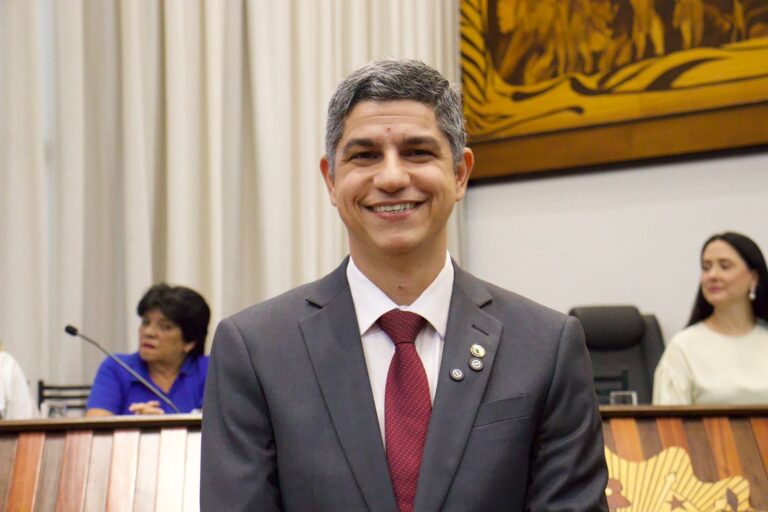 Três leis de autoria do deputado Fagner Calegário são sancionadas e ampliam proteção a mulheres e crianças no Acre