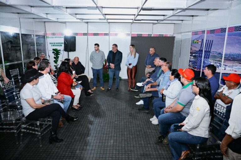 Encontro Trinacional compõe pauta da 4ª noite de Expoacre no Salão de Negócios da Indústria